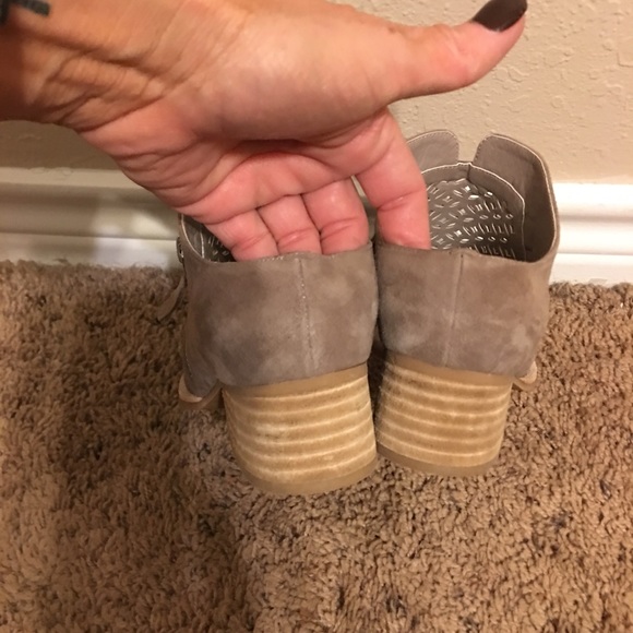 Mules - Picture 7 of 7